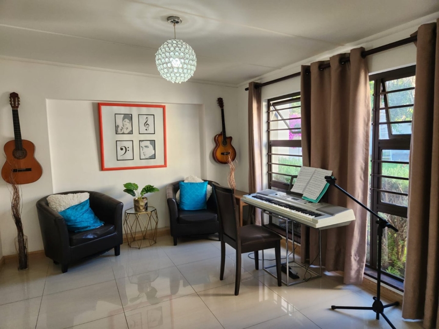 5 Bedroom Property for Sale in Bodorp Western Cape